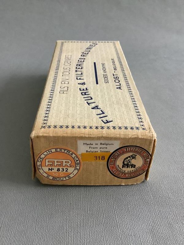 Doos naaigaren F.F.R. Alost  - Foto 2